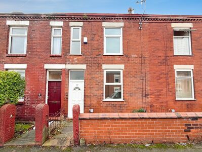 3 bedroom Mid Terrace House to rent