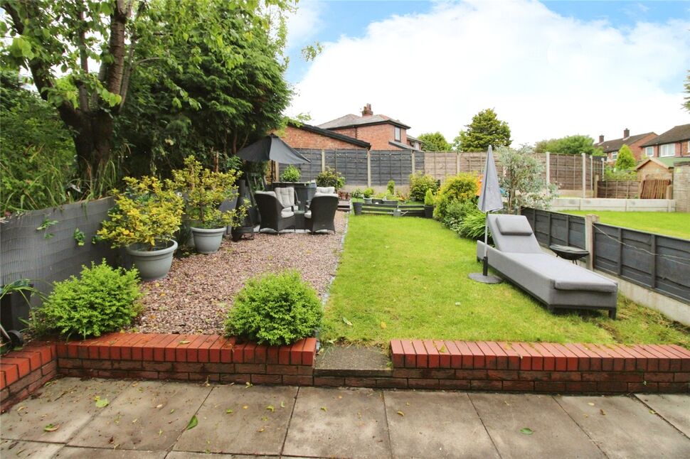 3 bedroom Mid Terrace House for sale, Cromwell Road, Swinton, M27 £