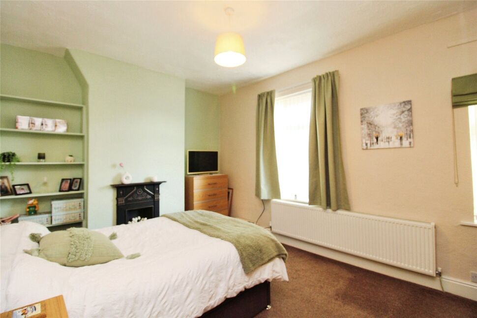 2 bedroom Mid Terrace House for sale, Dronfield Road, Salford, M6 £