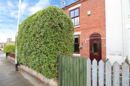 2 bedroom Mid Terrace House for sale