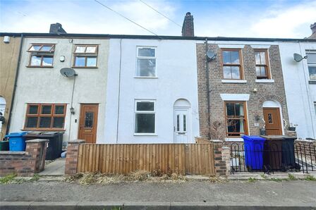2 bedroom Mid Terrace House for sale