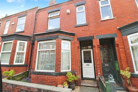 3 bedroom Mid Terrace House for sale
