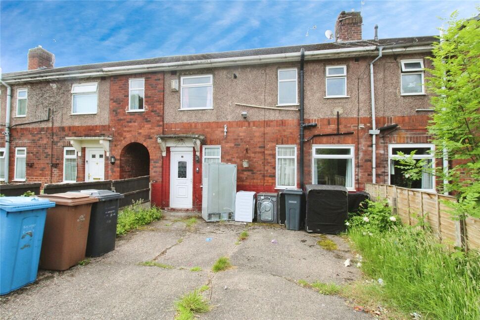 3 bedroom Mid Terrace House for sale