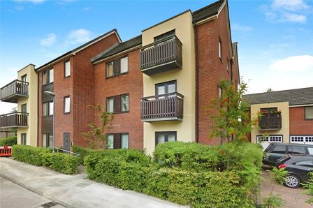 Mere Drive, 1 bedroom  Flat for sale, £90,000