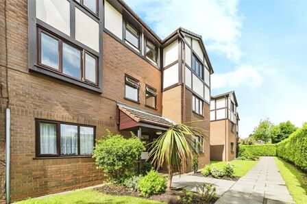 Kirkstile Place, 2 bedroom  Flat for sale, £160,000