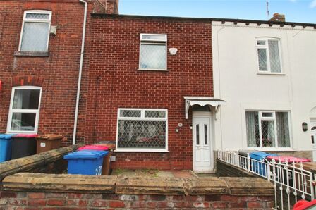 2 bedroom Mid Terrace House for sale