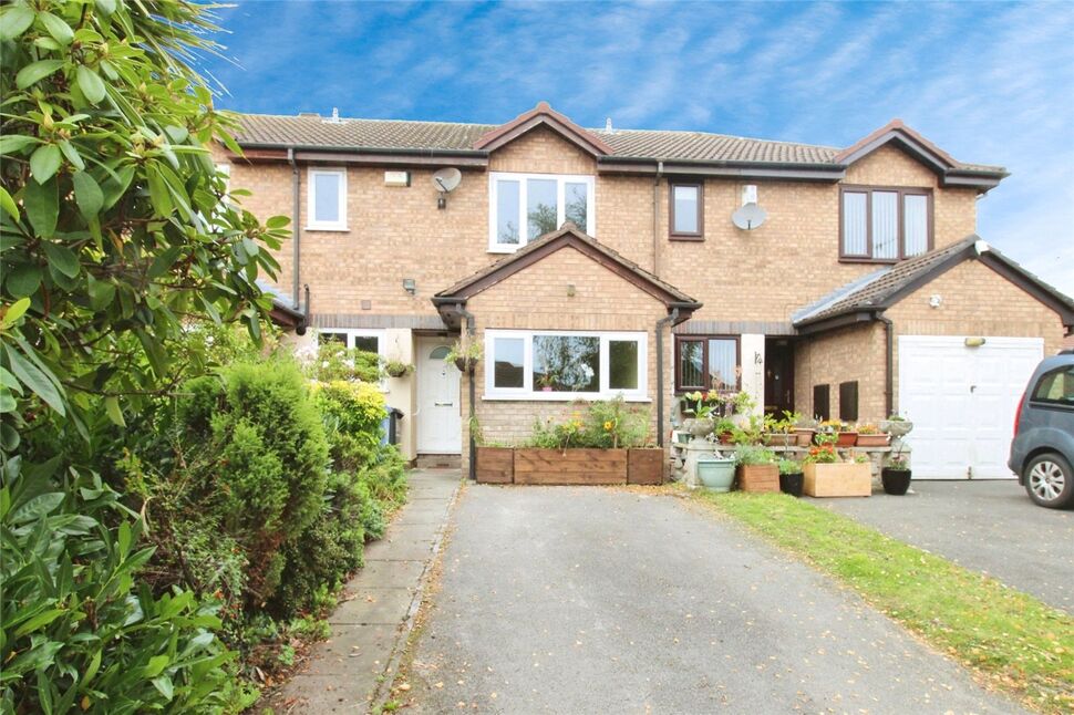 3 bedroom Mid Terrace House for sale