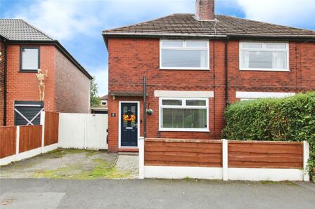 Agecroft Road, 2 bedroom Semi Detached House for sale, £220,000