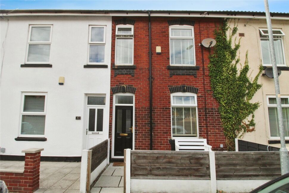 3 bedroom Mid Terrace House for sale