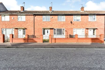 2 bedroom Mid Terrace House to rent