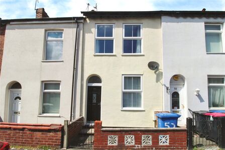 Stapleton Street, 2 bedroom Mid Terrace House to rent, £900 pcm