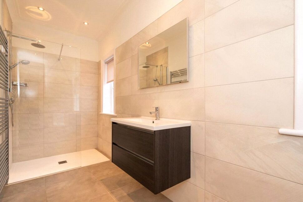 En-Suite Bathroom / WC