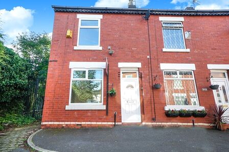 Johnson Street, 2 bedroom Mid Terrace House to rent, &pound;1,100 pcm