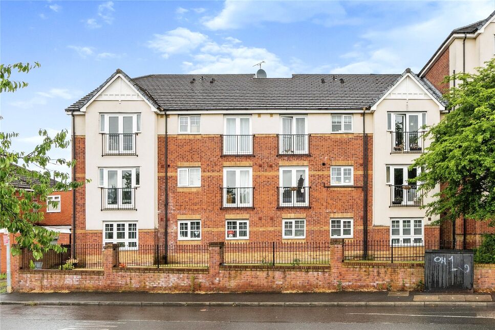 2 bedroom Flat for sale