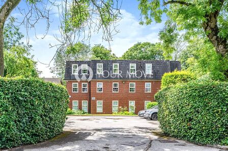 Moorside Road, 2 bedroom Flat to rent, &pound;995 pcm