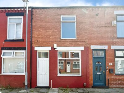 2 bedroom Mid Terrace House for sale