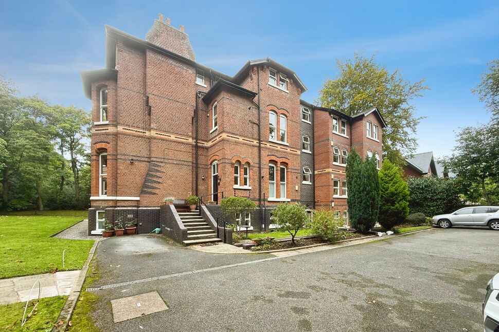 2 bedroom Flat for sale