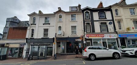Market Street, 3 bedroom  Flat to rent, £875 pcm