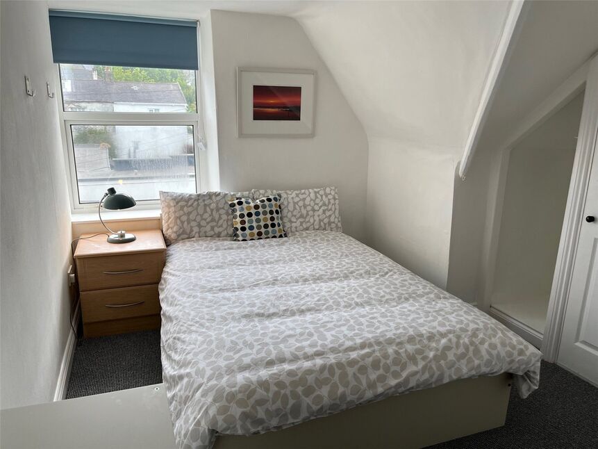 1 bedroom  Room to rent