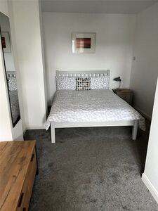 1 bedroom  Room to rent