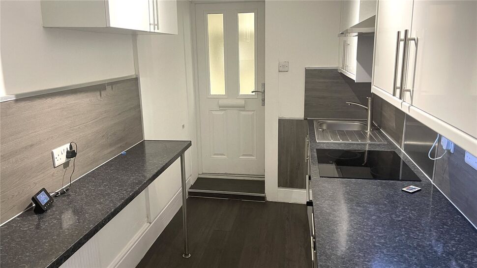 Main image of 2 bedroom Flat to rent, Coburg Place, Torquay, Devon, TQ2