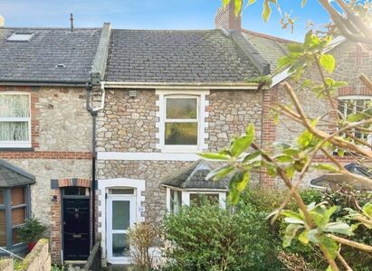 Dunmere Road, Mid Terrace House to rent, &pound;1,000 pcm