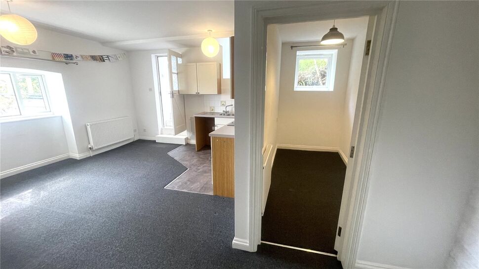 Main image of  Flat to rent, Totnes Road, Paignton, Devon, TQ4