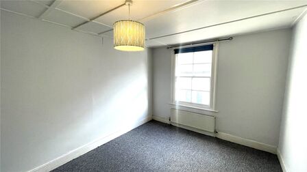 Winner Street, 2 bedroom  Flat to rent, £825 pcm