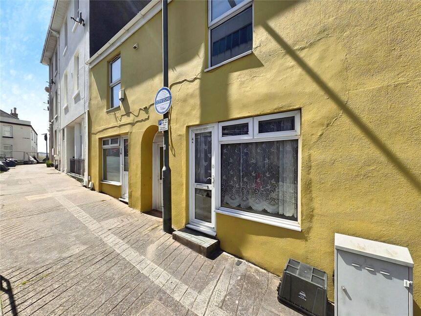Main image of 1 bedroom Flat to rent, Laburnum Row, Torquay, Devon, TQ2