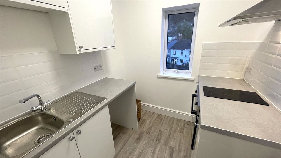 Main image of 1 bedroom Flat to rent, The Reeves Road, Torquay, Devon, TQ2