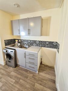 Pembroke Road, 2 bedroom  Flat to rent, £800 pcm