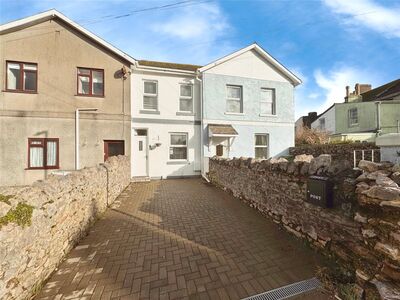 2 bedroom Mid Terrace House for sale