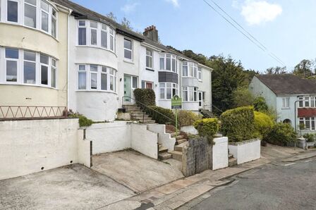 Florida Road, 3 bedroom Mid Terrace House for sale, &pound;220,000