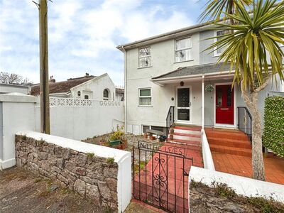 3 bedroom End Terrace House for sale