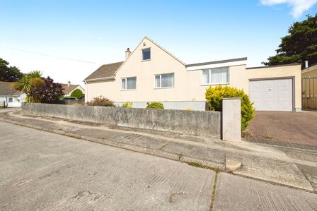 Penpethy Road, 3 bedroom Detached Bungalow for sale, &pound;280,000