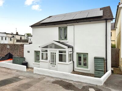 Lisburne Square, 3 bedroom Detached House for sale, &pound;325,000