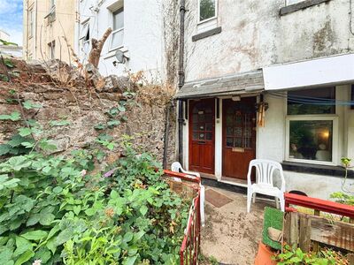 Magdalene Road, 1 bedroom Flat for sale, &pound;70,000