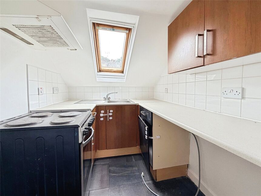 Main image of 1 bedroom Flat for sale, Abbey Road, Torquay, Devon, TQ2