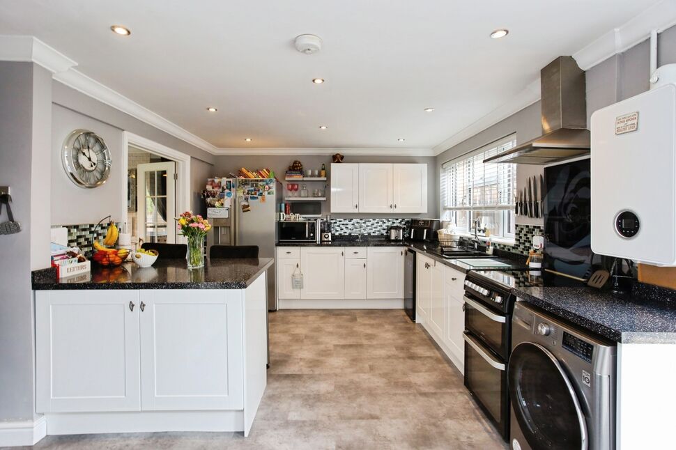 Kitchen / Breakfast Room