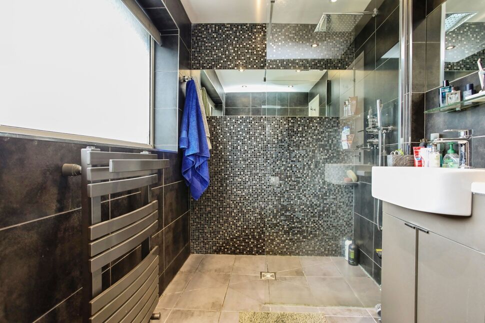 Shower Room WC