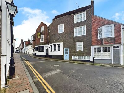 Little Mount Sion, 2 bedroom Flat to rent, &pound;1,350 pcm