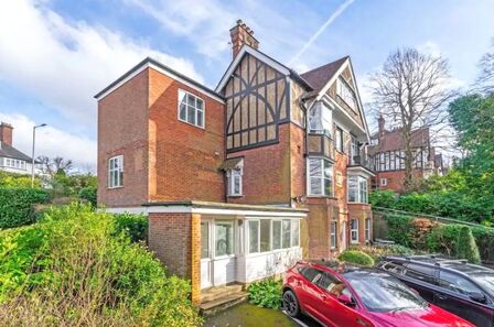 Frant Road, 1 bedroom Flat to rent, &pound;1,300 pcm