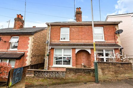 4 bedroom Semi Detached House to rent