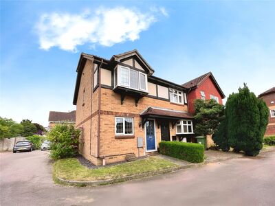 The Shires, 2 bedroom End Terrace House to rent, £1,400 pcm