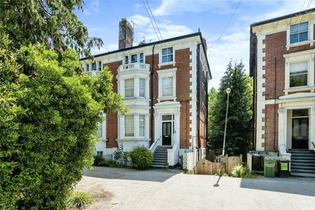 2 bedroom  Flat to rent
