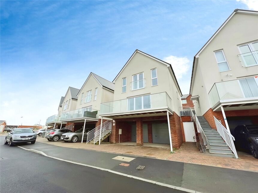 Main image of 3 bedroom Detached House to rent, Bramling Crescent, Tunbridge Wells, Kent, TN2