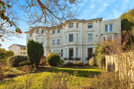 Clarence Road, 2 bedroom  Flat for sale, £450,000