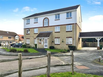The Ridings, 2 bedroom  Flat for sale, £240,000