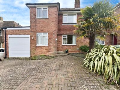 Theodore Close, 4 bedroom Semi Detached House to rent, £2,500 pcm