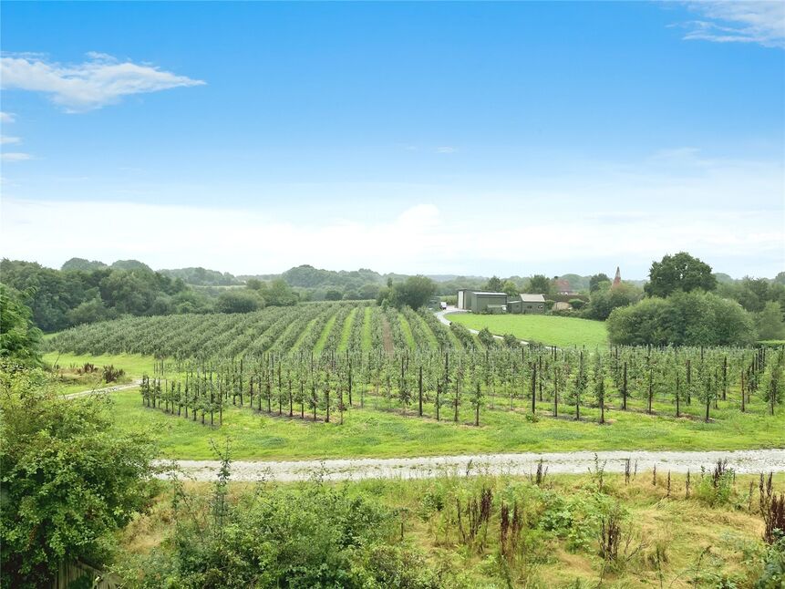 4 bedroom Detached House for sale, Brenchley Road, Matfield, TN12 £